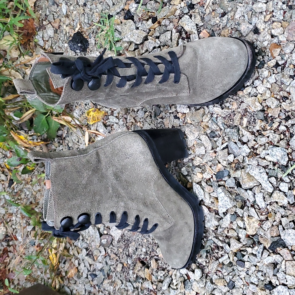 Frye Myra Suede Lug Lace-Up Combat Heeled Boots 8 M - Picture 15 of 15
